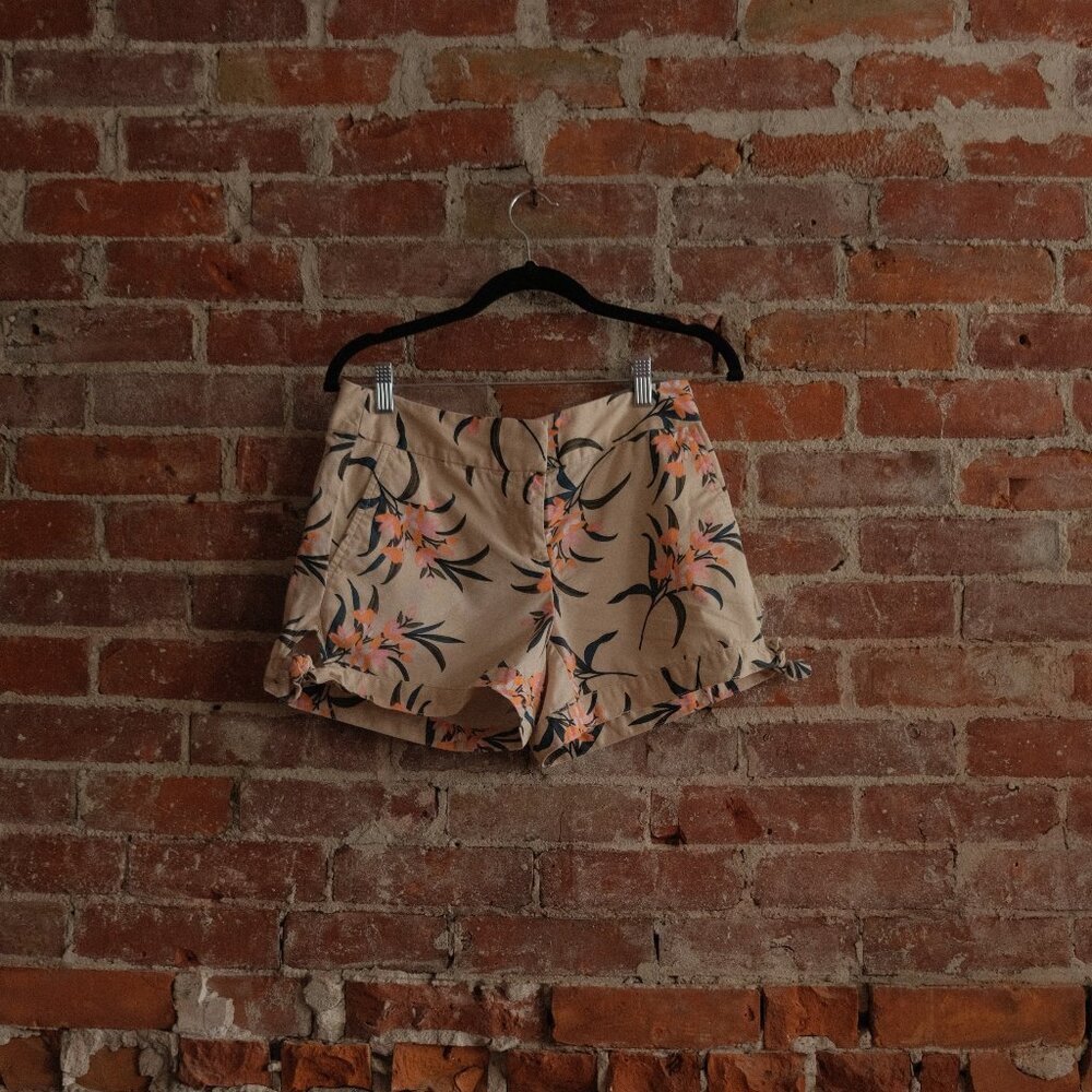 Women's Floral Shorts w/ tie